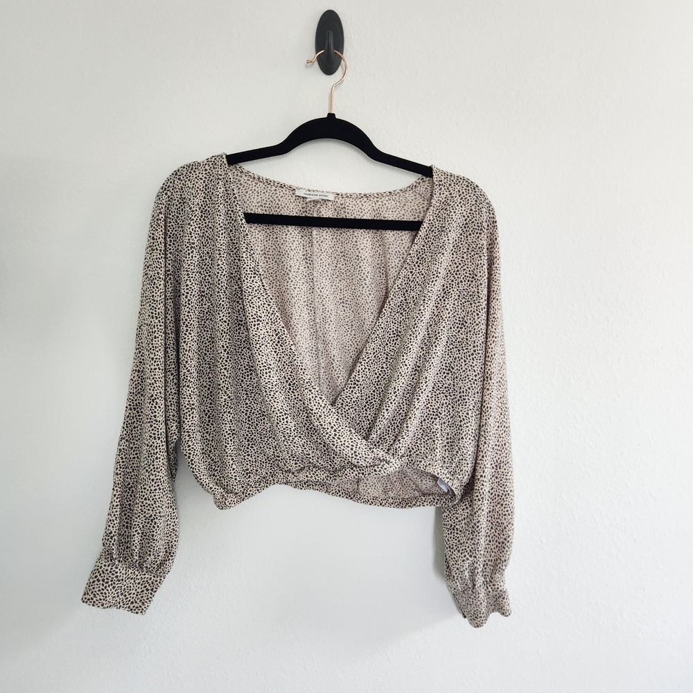 American Eagle Y2K Cheetah Print Wrap Front Crop Blouse Long Sleeve size Small‎
